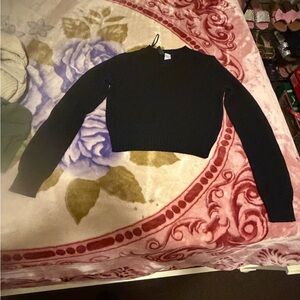 Black Cropped Long-Sleeve Knit Top - Women